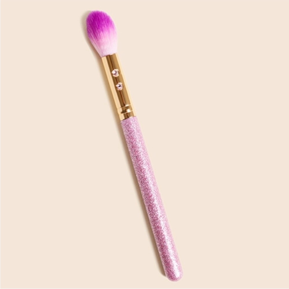 NEW! SLMISSGLAM Sparkly Unicorn Lilac Tapered Highlight Brush L36